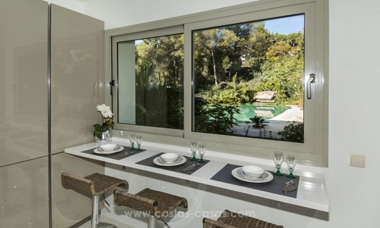 Nieuwe luxe contemporaine eerstelijne golf villa te koop in oost Marbella 25