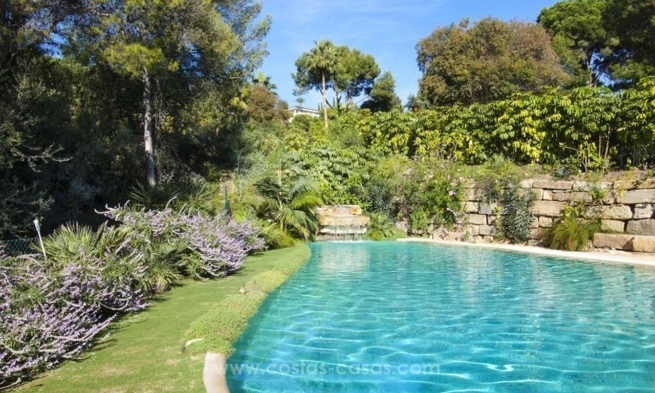 Nieuwe luxe contemporaine eerstelijne golf villa te koop in oost Marbella 3