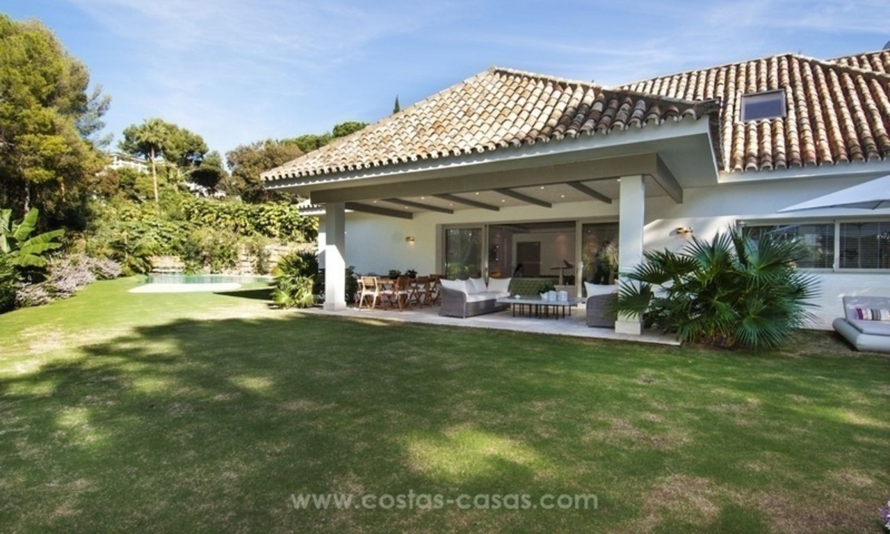 Nieuwe luxe contemporaine eerstelijne golf villa te koop in oost Marbella 8
