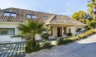 Nieuwe luxe contemporaine eerstelijne golf villa te koop in oost Marbella 14