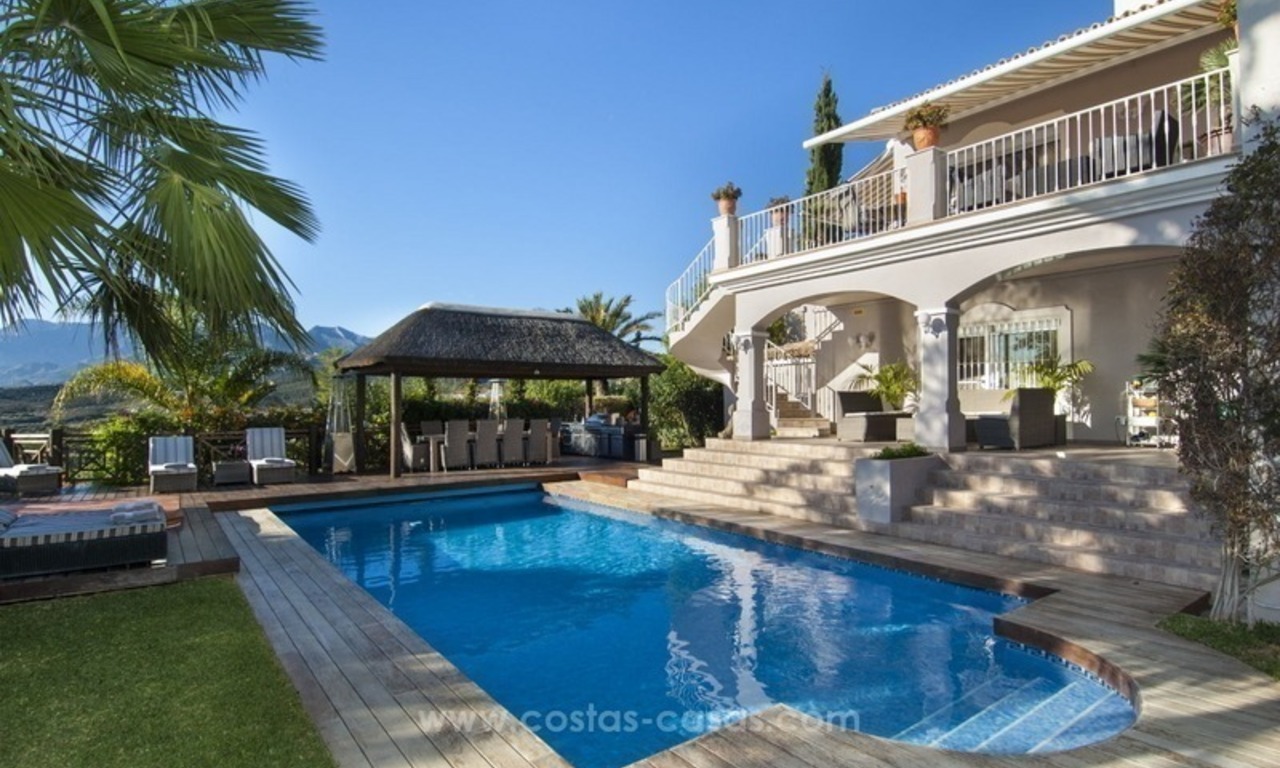 Villa met zeezicht te koop in Oost Marbella 10