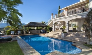 Villa met zeezicht te koop in Oost Marbella 10