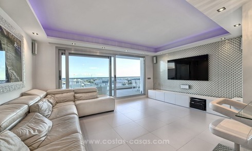 Instapklare moderne appartementen te koop in Marbella - Benahavis met zeezicht 