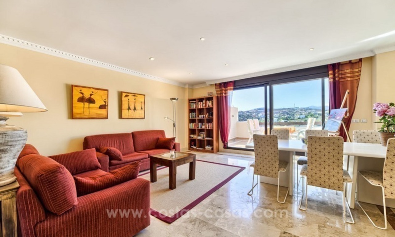 Luxe penthouse met golf- en zeezicht te koop in Benahavis – Marbella 8