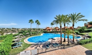 Luxe penthouse met golf- en zeezicht te koop in Benahavis – Marbella 1