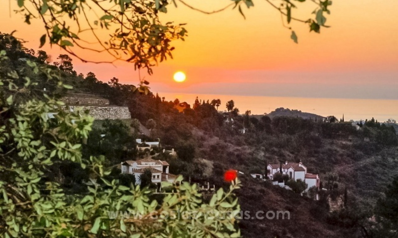 Charmante Andalusische Villa te koop met uitstekend zee- en bergzicht in El Madroñal in Benahavis – Marbella 20