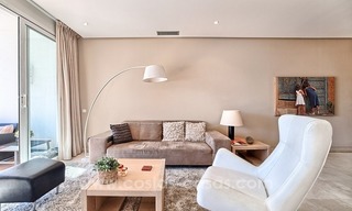 Luxe eerstelijn strand appartement te koop op de New Golden Mijl te Estepona 8