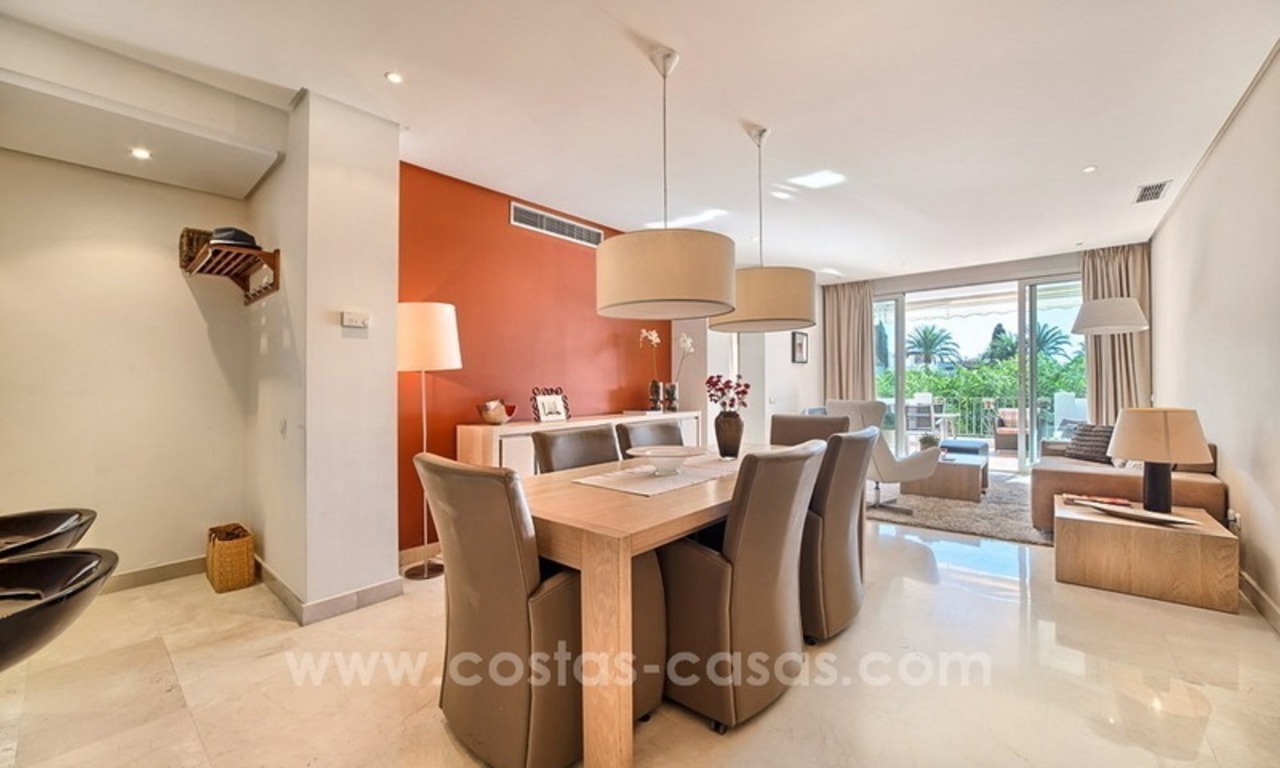 Luxe eerstelijn strand appartement te koop op de New Golden Mijl te Estepona 11