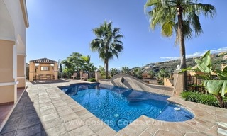 Ruime kwaliteits villa te koop met zeezicht in Marbella – Benahavis 2