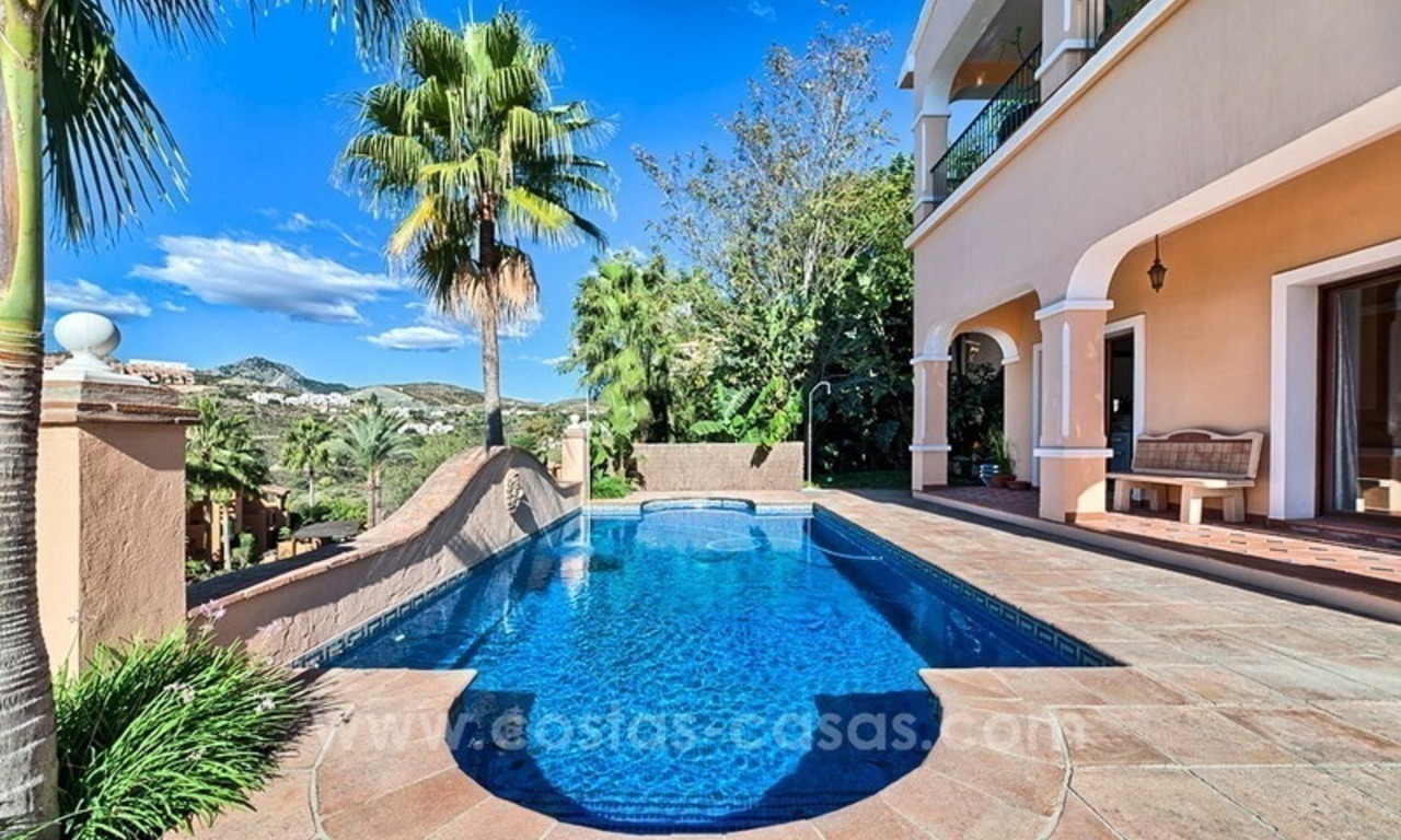 Ruime kwaliteits villa te koop met zeezicht in Marbella – Benahavis 0