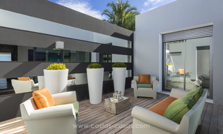 Moderne Eerstelijns strand villa te koop in oost Marbella 14982 