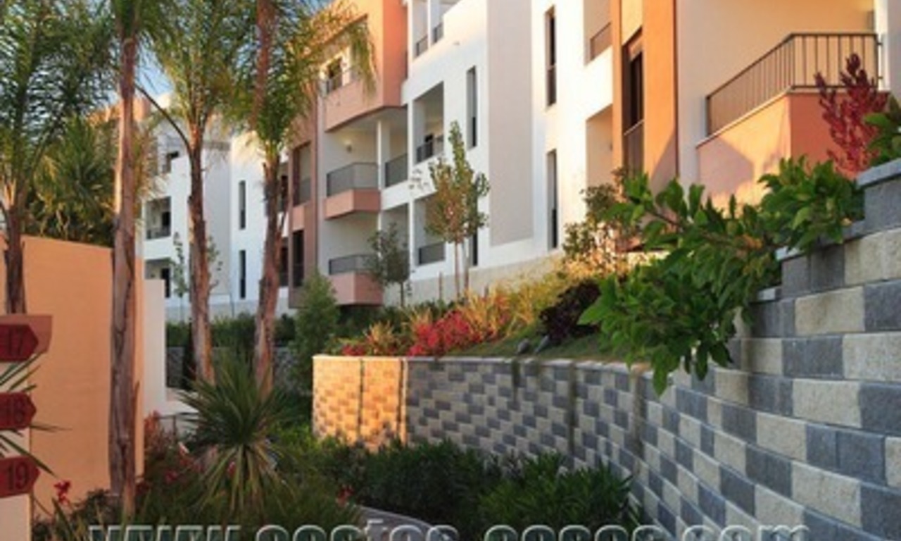 Een modern penthouse te koop in een luxe resort in Marbella 22
