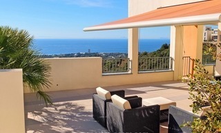 Een modern penthouse te koop in een luxe resort in Marbella 0