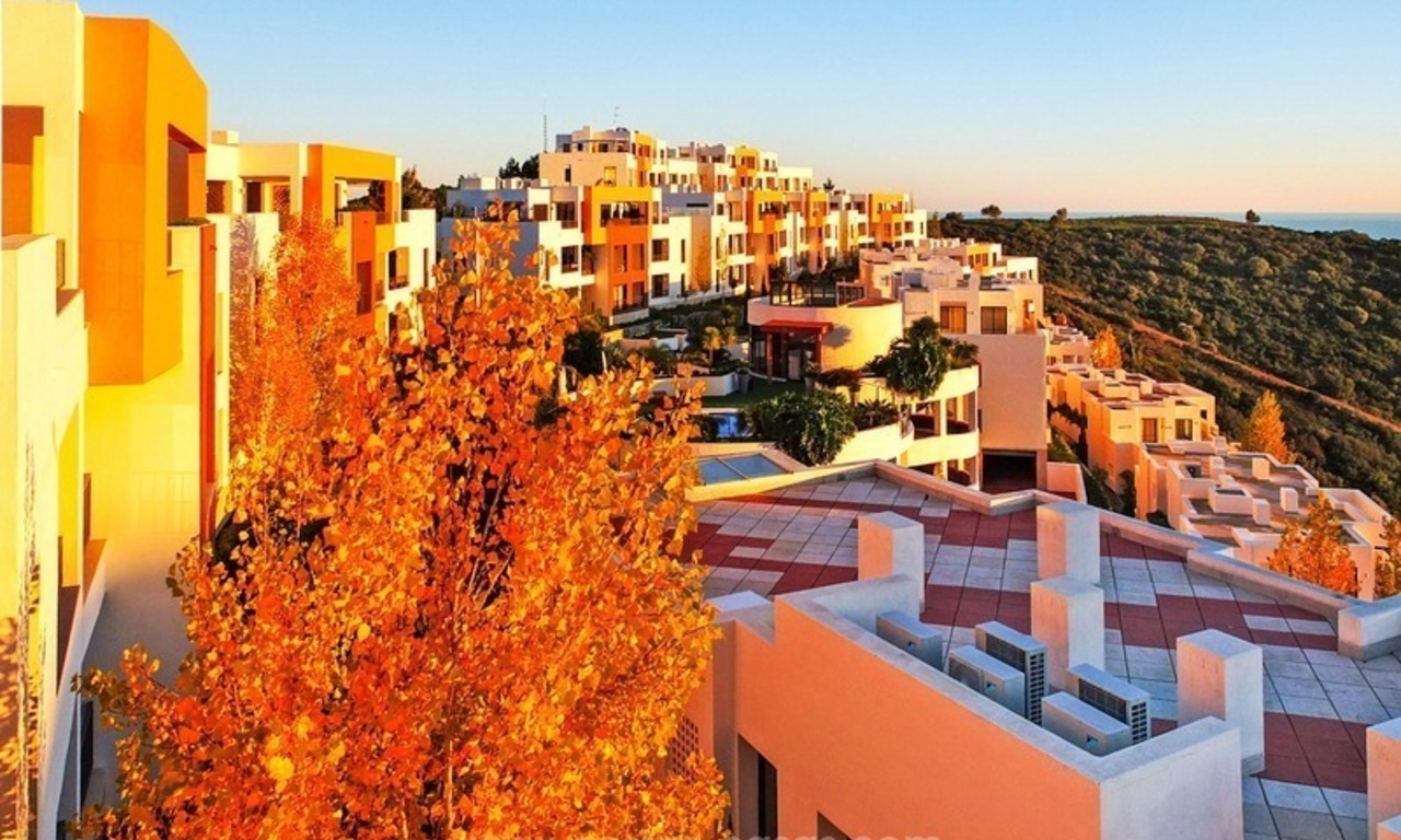 Een modern penthouse te koop in een luxe resort in Marbella 15
