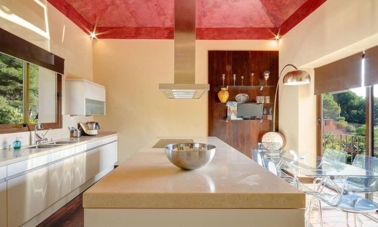 Luxe villa met zeezicht te koop vlakbij Marbella centrum 13