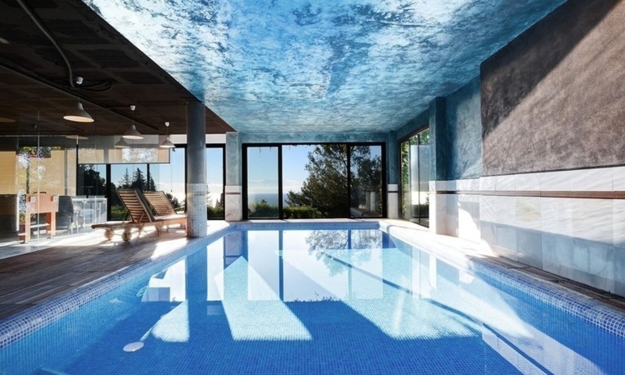 Luxe villa met zeezicht te koop vlakbij Marbella centrum 25