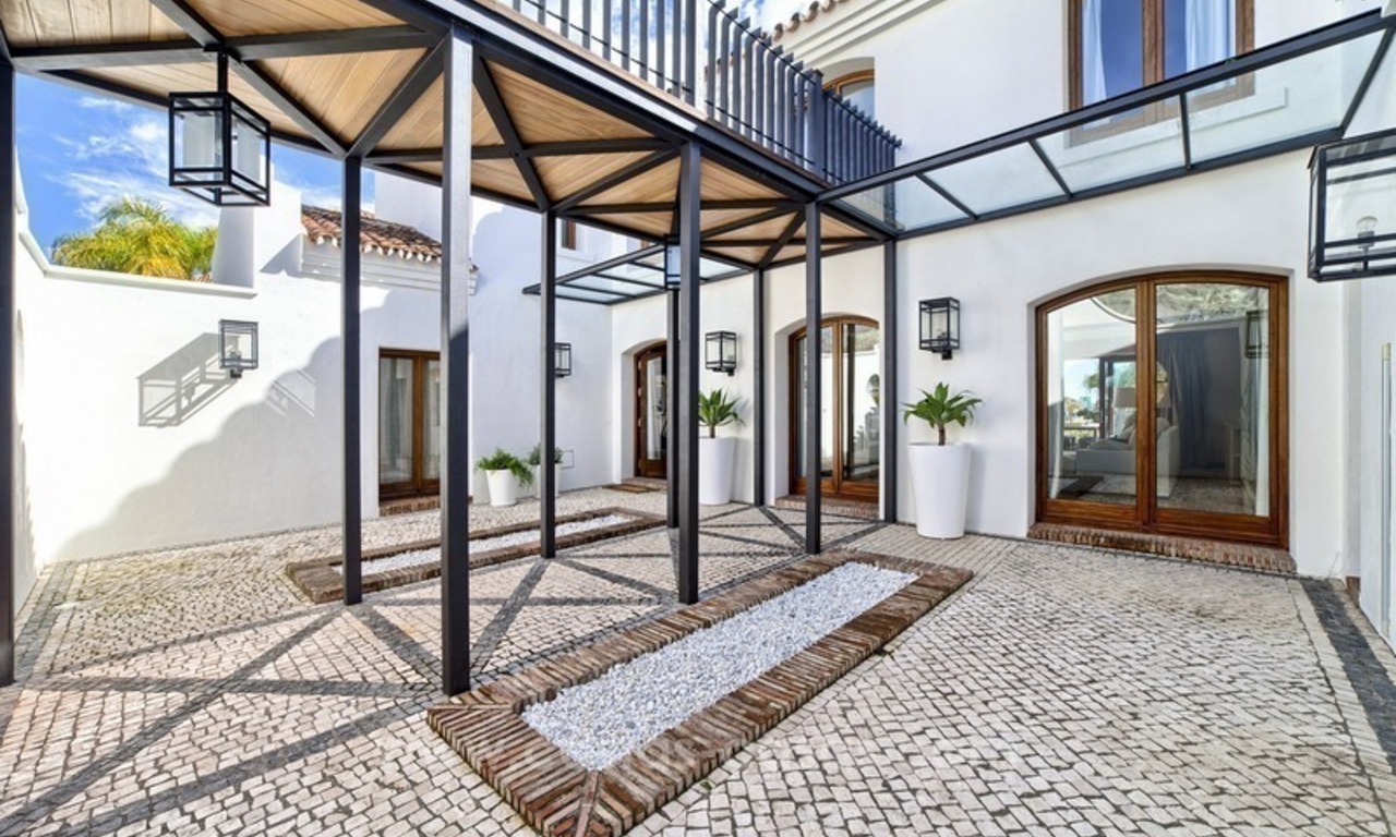 Modern gerenoveerde villa te koop, eerstelijn golf in Benahavis – Marbella 10