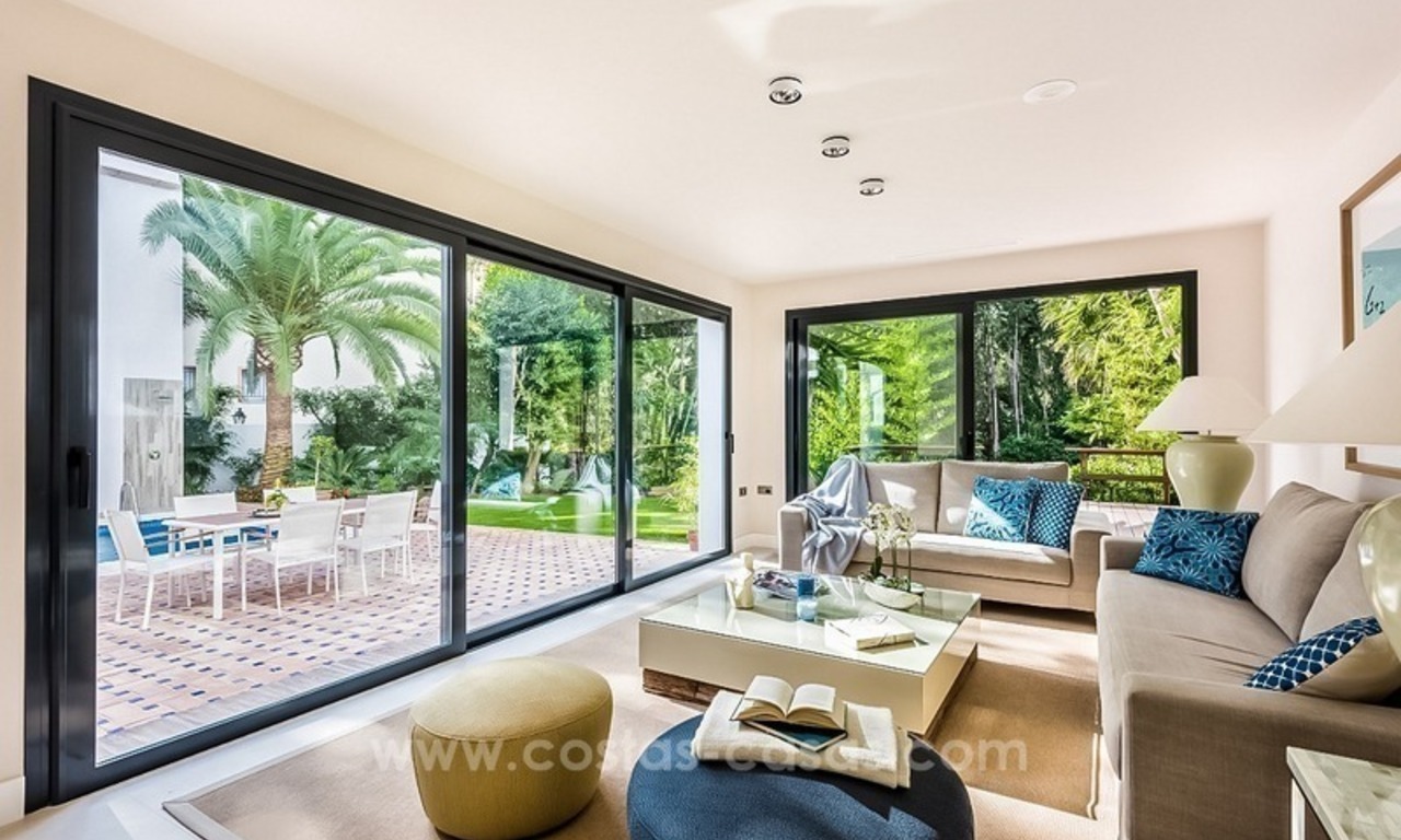 Volledig gerenoveerde contemporaine villa te koop in Nueva Andalucia te Marbella 2