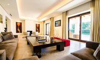 Luxe villa te koop in een moderne Andalusische stijl, op de Golden Mile te Marbella 7