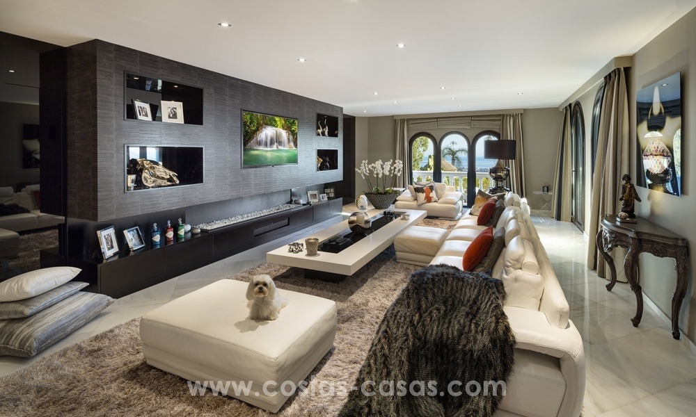 Marbella - Benahavis te koop: Volledig gerenoveerde Villa met panoramisch zeezicht 436