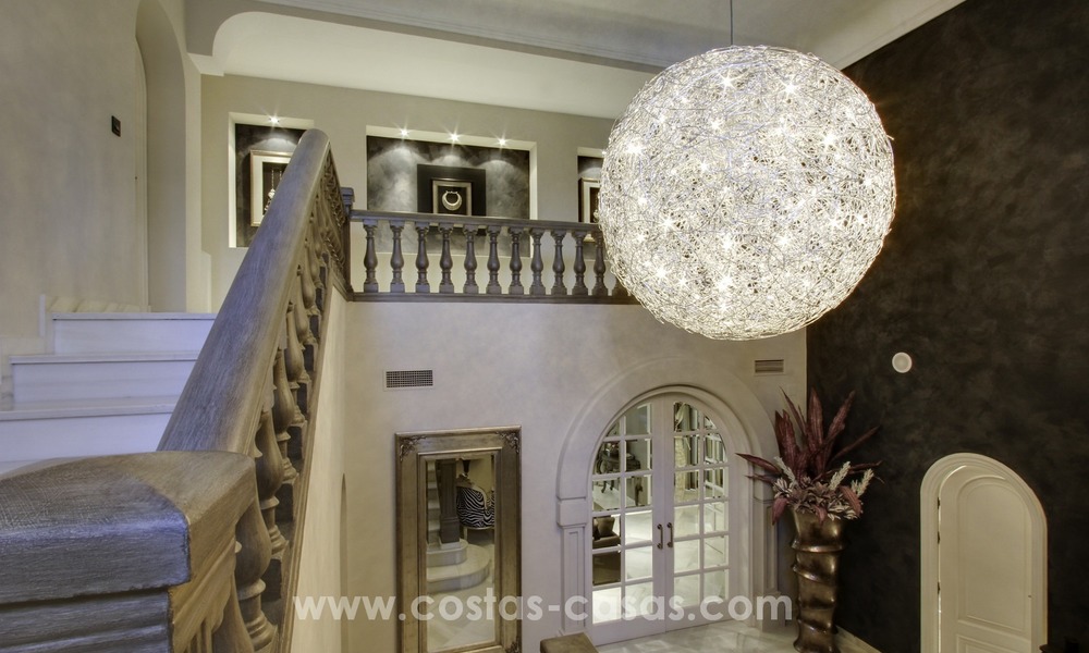 Marbella - Benahavis te koop: Volledig gerenoveerde Villa met panoramisch zeezicht 417