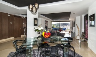 Te koop in Marbella - Benahavís: Ruim modern, luxe golf appartement 17