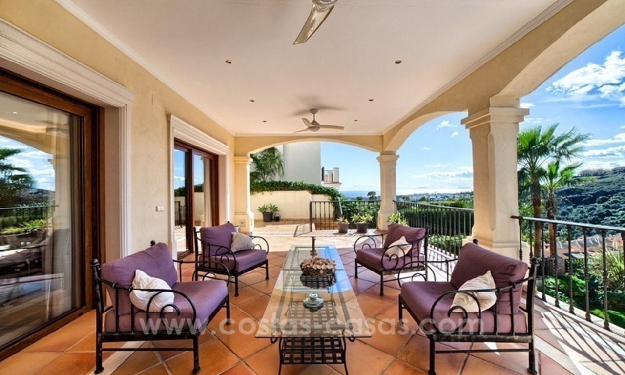 Luxe villa te koop met zeezicht in Benahavis - Marbella 6