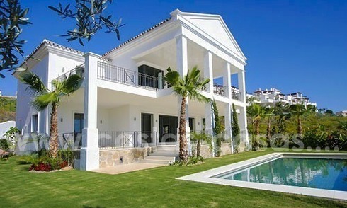 Luxe villa te koop met golf- en zeezicht in Benahavis - Marbella 