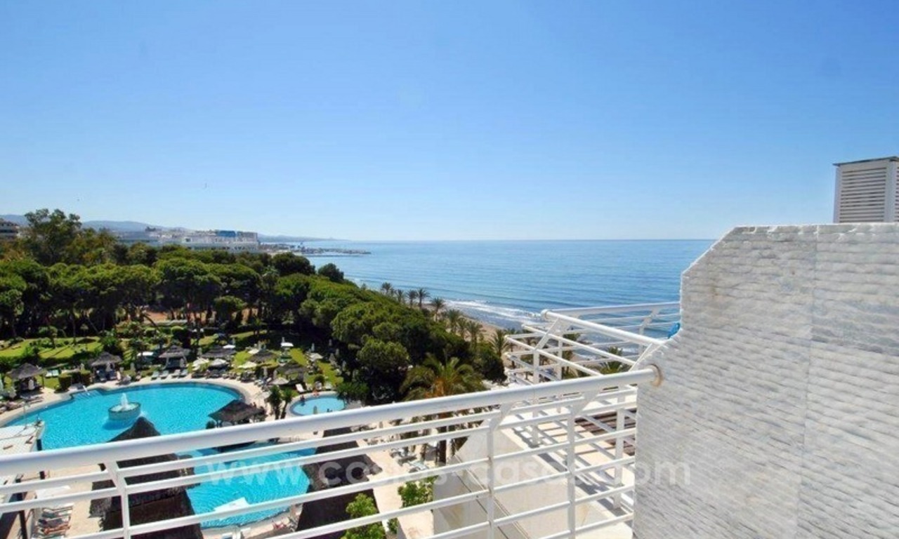 Luxe penthouse appartement te koop, eerstelijn strand op de Golden Mile, Marbella centrum 1