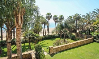 Eerstelijn strand appartement met zeezicht te koop op de Golden Mile, Marbella 1