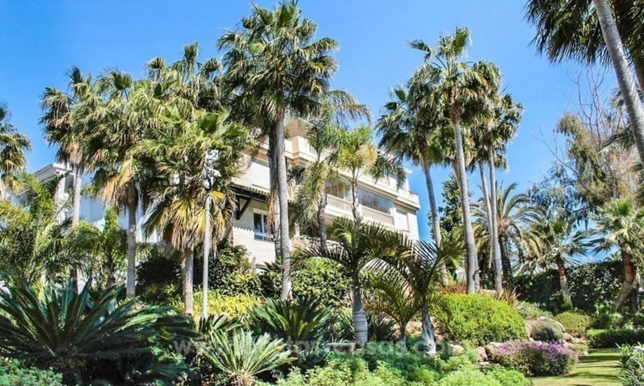 Eerstelijn strand appartement met zeezicht te koop op de Golden Mile, Marbella 3