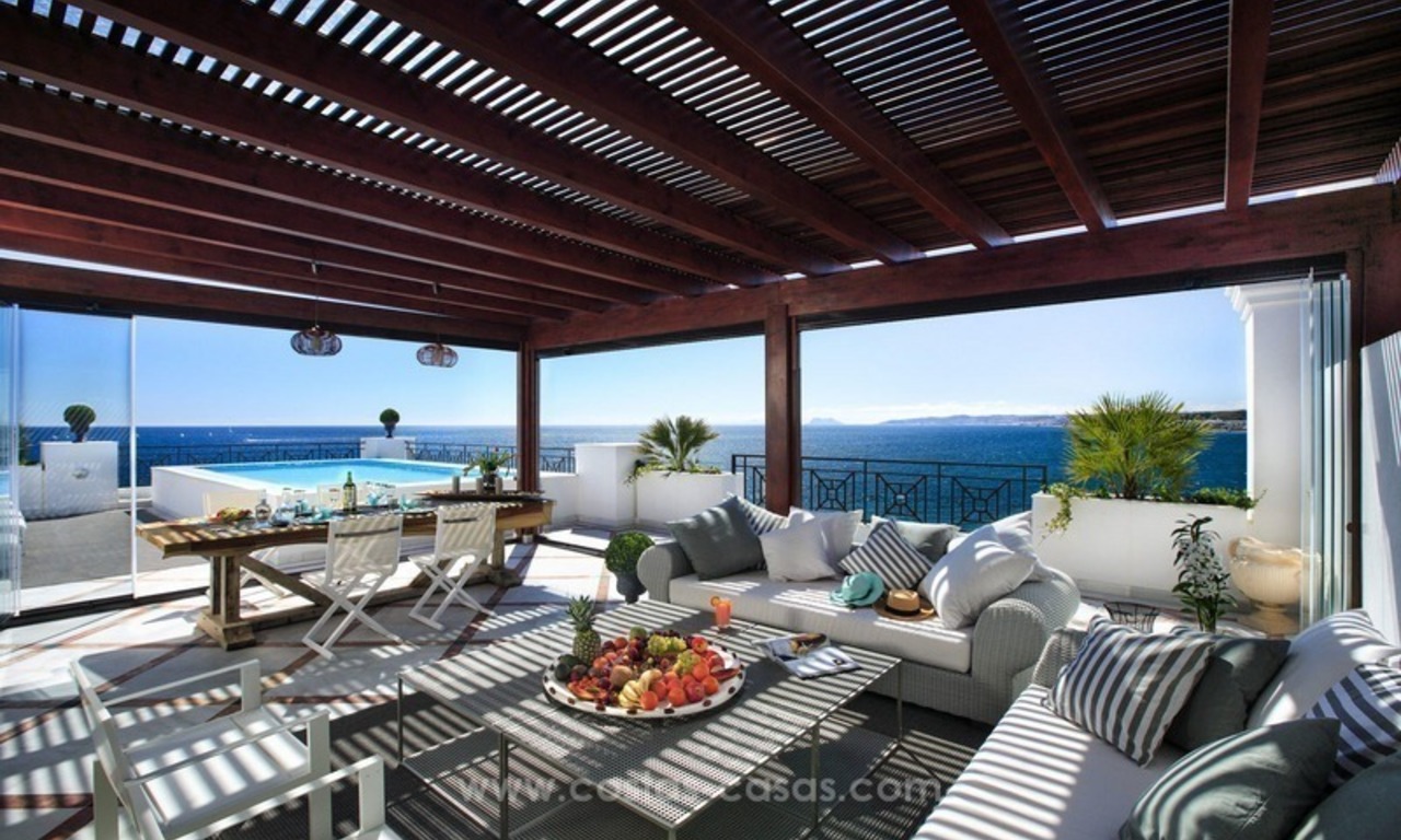 Estepona te koop: Beachfont luxe appartementen, Estepona, Costa del Sol 3
