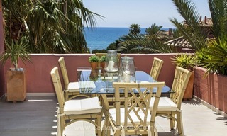 Luxe eerstelijnstrand penthouse appartement te koop op de New Golden Mile tussen Marbella en Estepona 11