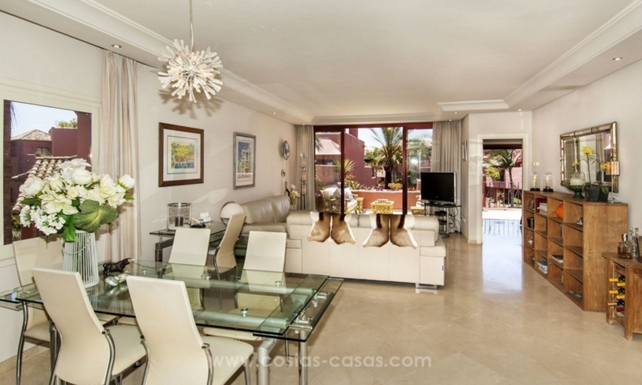 Luxe eerstelijnstrand penthouse appartement te koop op de New Golden Mile tussen Marbella en Estepona 22
