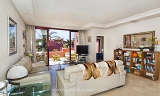 Luxe eerstelijnstrand penthouse appartement te koop op de New Golden Mile tussen Marbella en Estepona 23