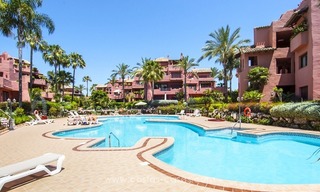 Luxe eerstelijnstrand penthouse appartement te koop op de New Golden Mile tussen Marbella en Estepona 38