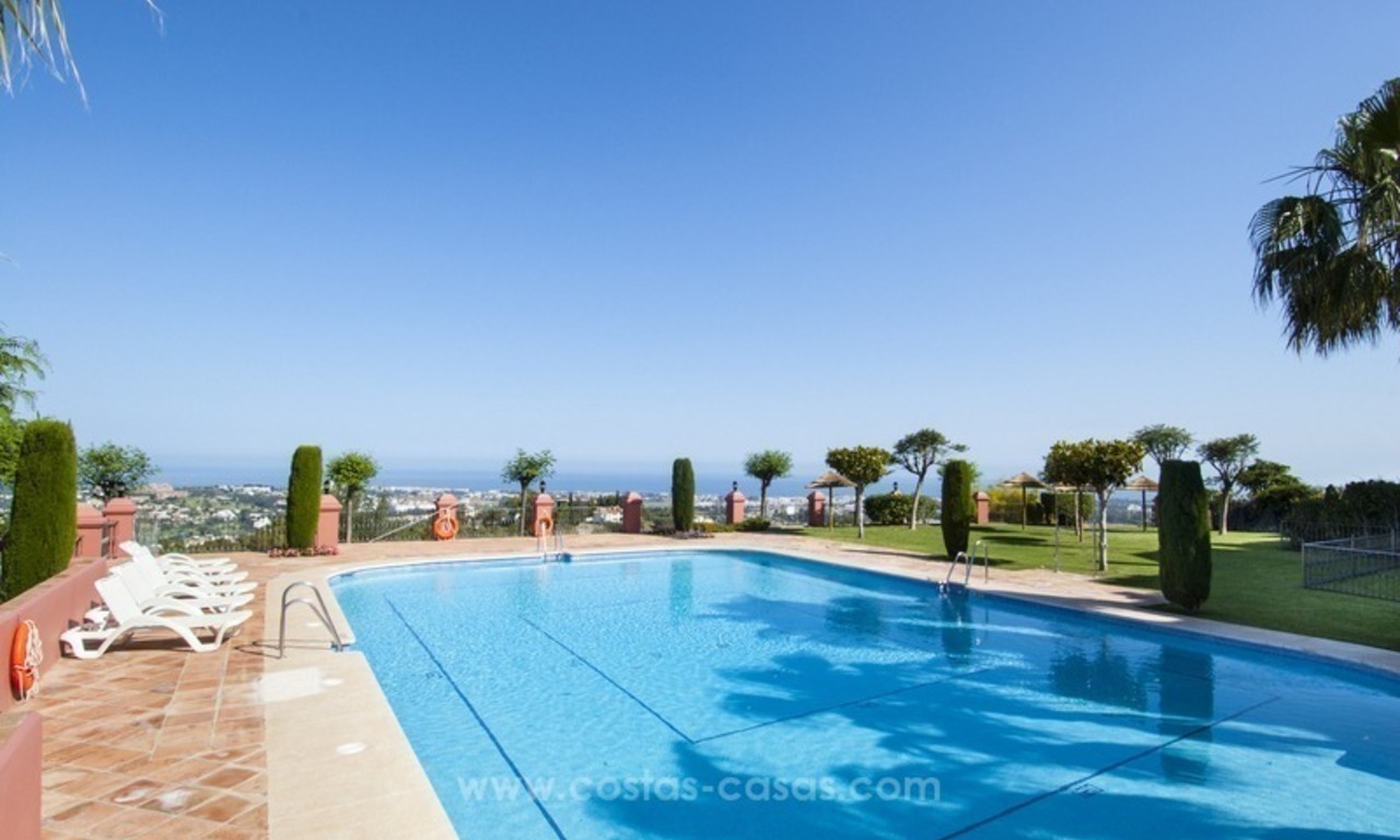 Te koop in Marbella – Benahavis: Penthouse Appartement met 3 slaapkamers en panoramisch zeezicht 21