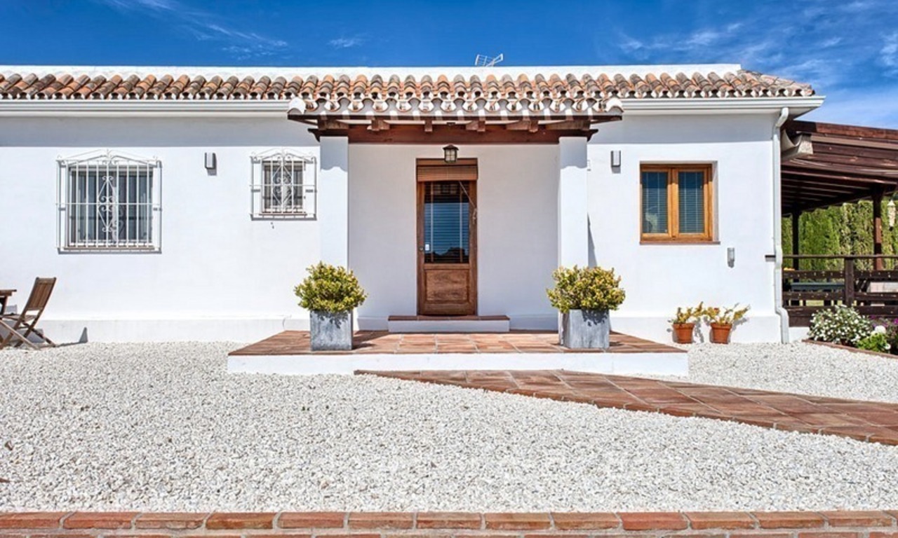Stijlvol gerenoveerde villa – finca te koop in Estepona, Costa del Sol 21