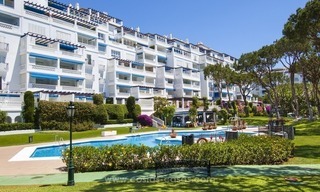 Te koop in Playas del Duque, Puerto banus: Gerenoveerd luxe appartement met zeezicht 43