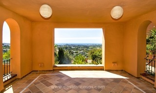 Marbella – Nueva Andalucia Te Koop: Prachtig en volledig gerenoveerd riant Appartement in een zeer gegeerd complex 18