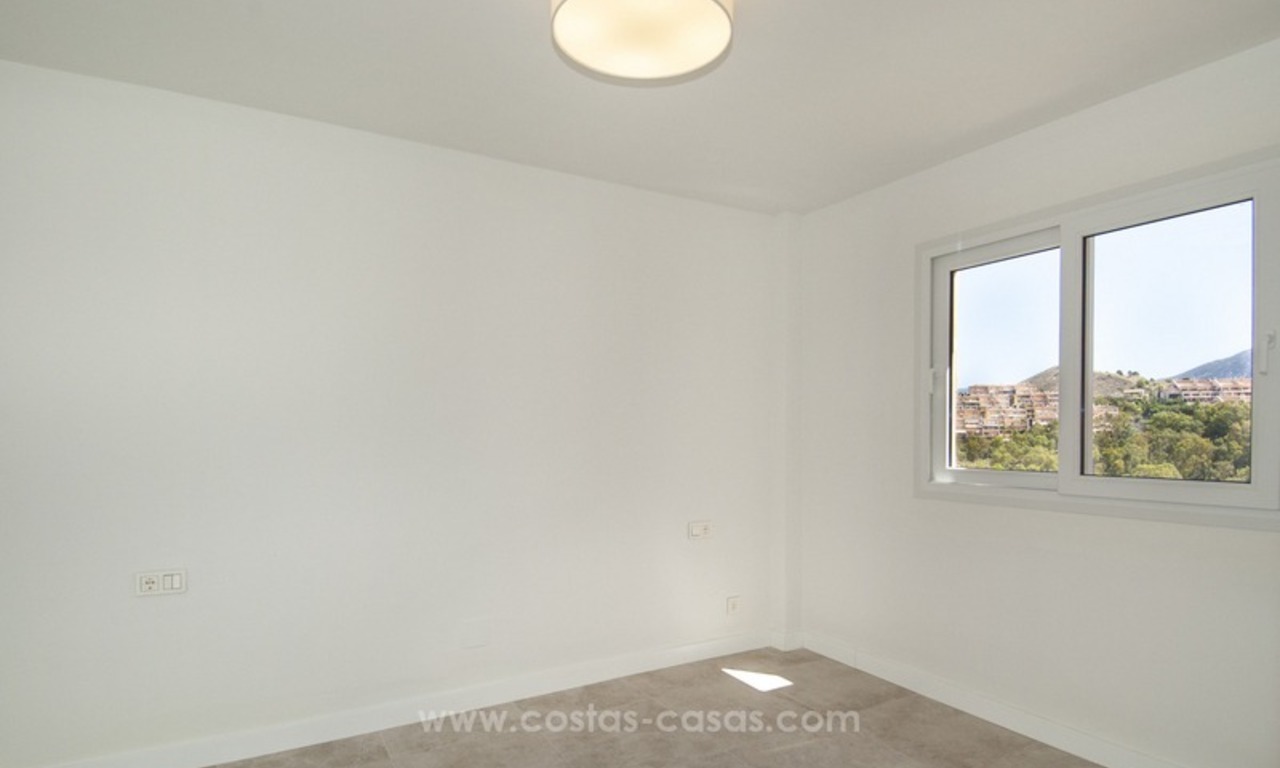 Marbella – Nueva Andalucia Te Koop: Prachtig en volledig gerenoveerd riant Appartement in een zeer gegeerd complex 24