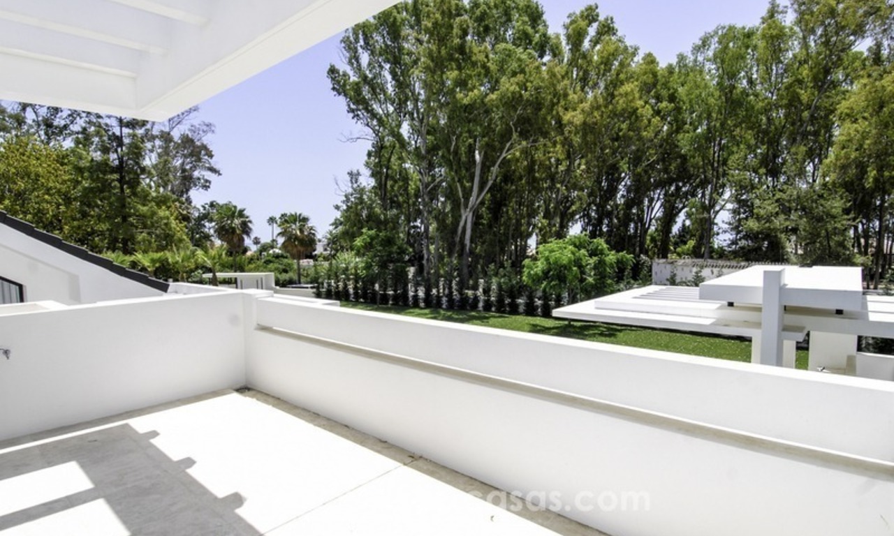 Nieuwe en moderne villa te koop nabij het strand in Marbella 4