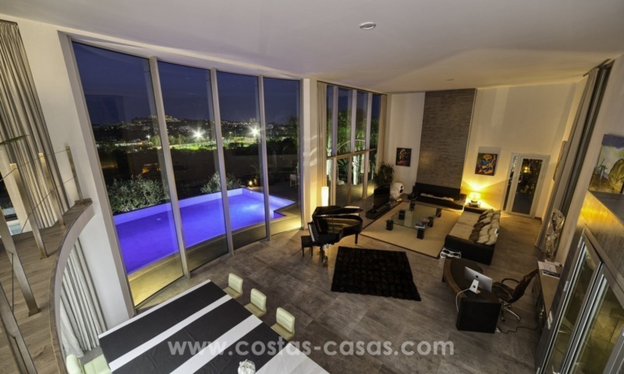 Moderne villa te koop in Nueva Andalucia met prachtig uitzicht in Marbella 16