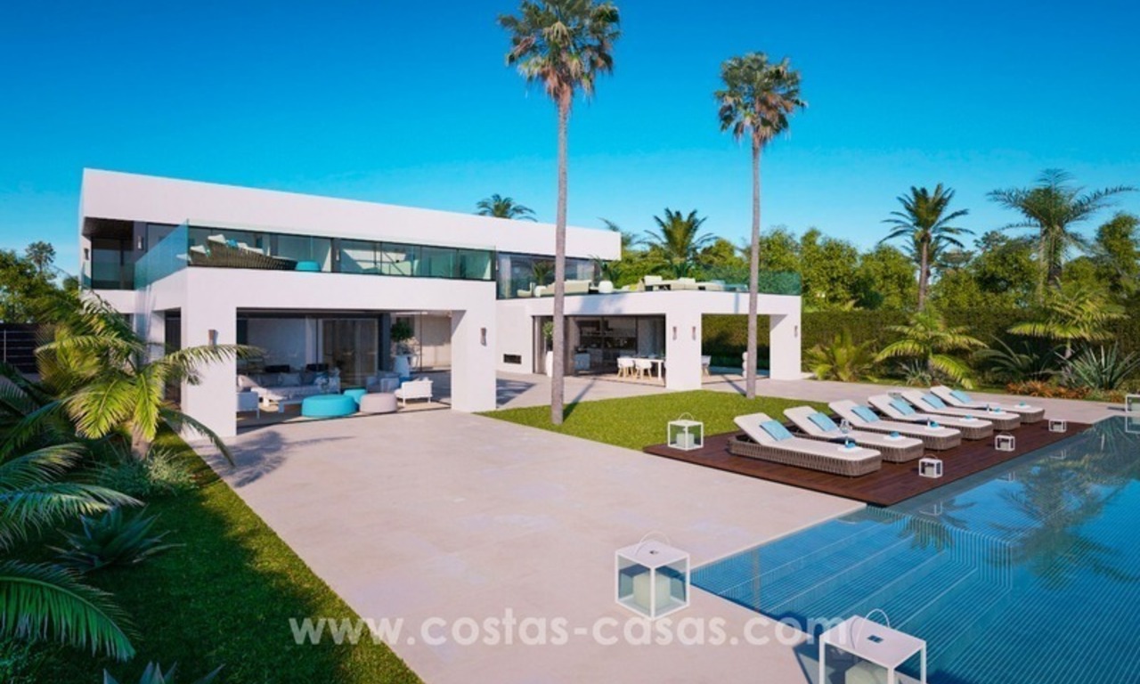 Nieuwe Moderne Eerstelijn strand Villa te koop, New Golden Mile, Marbella - Estepona 1