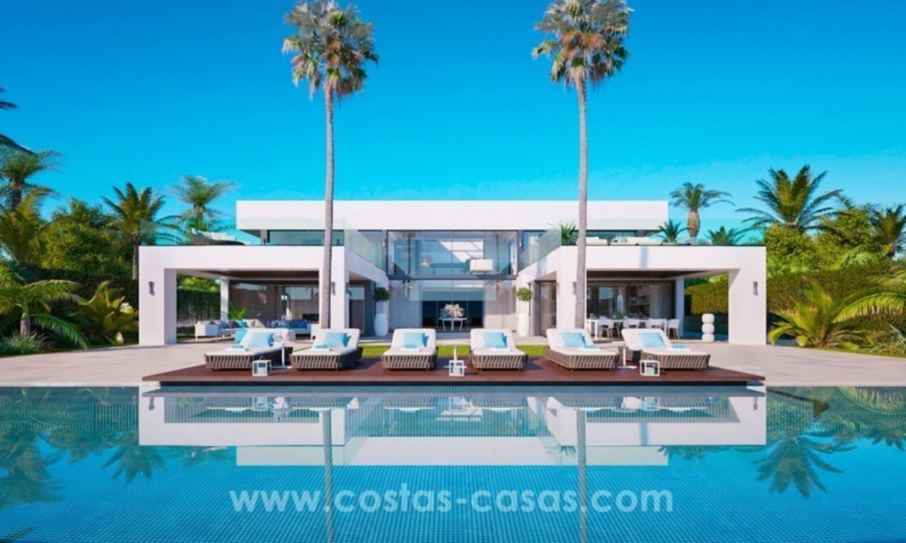 Nieuwe Moderne Eerstelijn strand Villa te koop, New Golden Mile, Marbella - Estepona 0