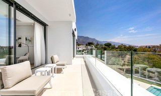 VERKOCHT. Opportuniteit! Laatste villa! Nieuwe moderne villa te koop aan de Golden Mile in Marbella. In een gated en beveiligd complex. Hoge korting! 30197 