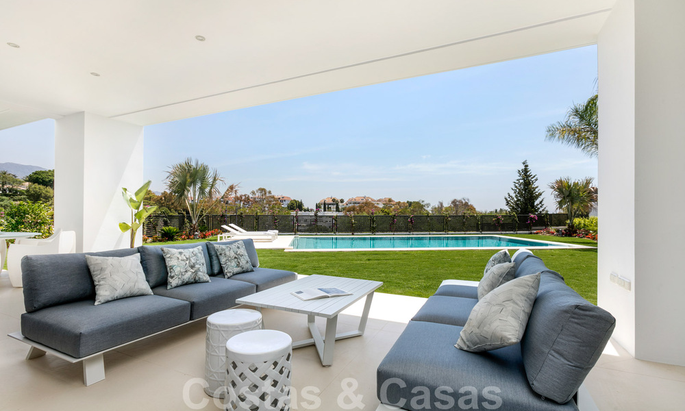 VERKOCHT. Opportuniteit! Laatste villa! Nieuwe moderne villa te koop aan de Golden Mile in Marbella. In een gated en beveiligd complex. Hoge korting! 30198