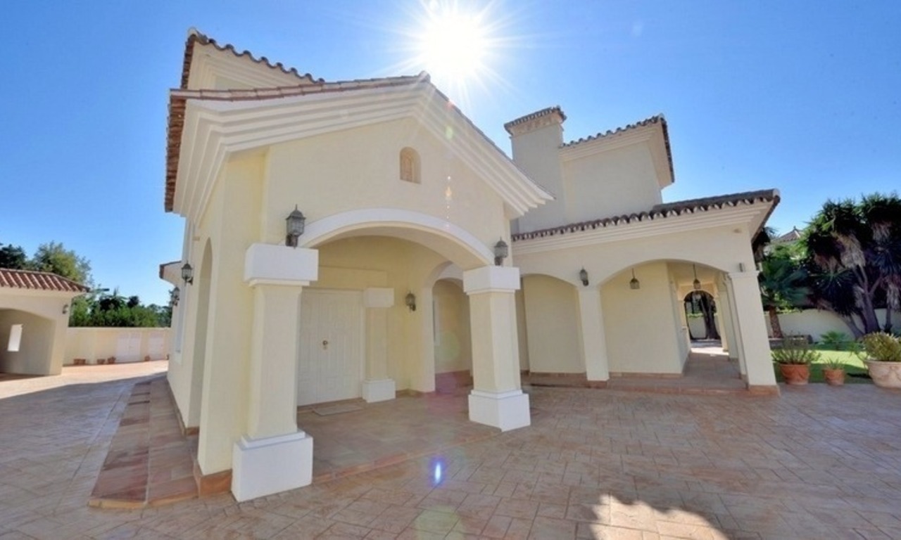 Luxe villa te koop vlakbij het strand in Marbella - Estepona 8