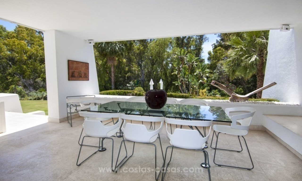 Eerstelijn golf design villa te koop in Nueva Andalucia, Marbella 18