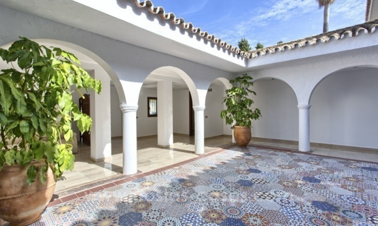 Villa te koop in een moderne andalusische stijl in Nueva Andalucia te Marbella 7